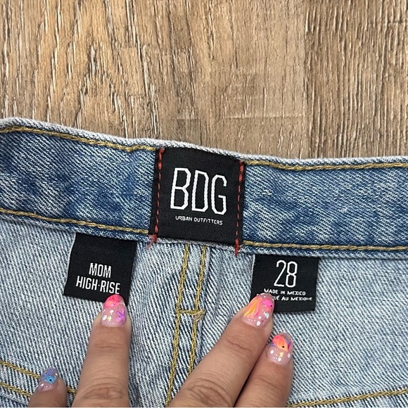 BDG Blue Mom Jean Shorts - Picture 3 of 3